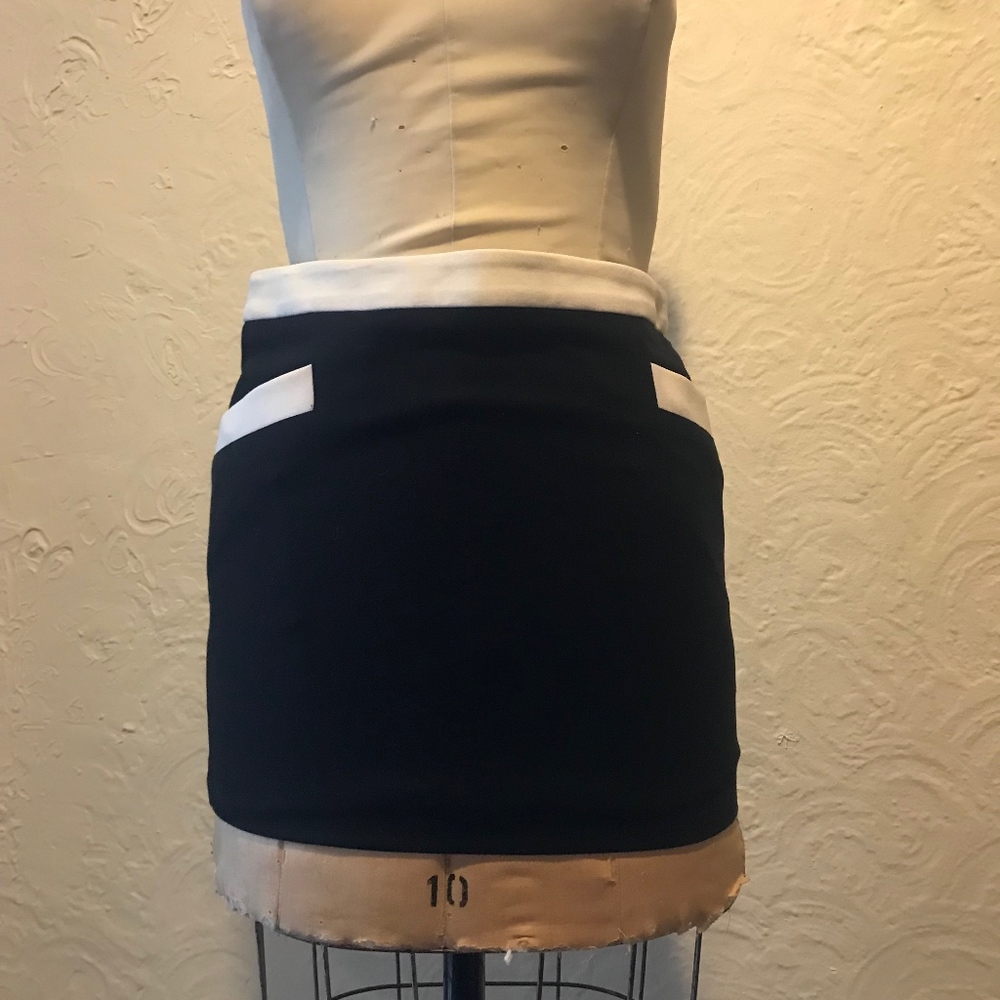 NWT F21 Black and White Skirt